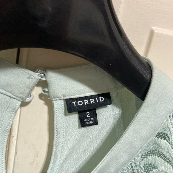 TORRID Size 2 Mint Green Floral Lace Short Sleeves Top Shirt Blouse *READ* - Picture 3 of 8